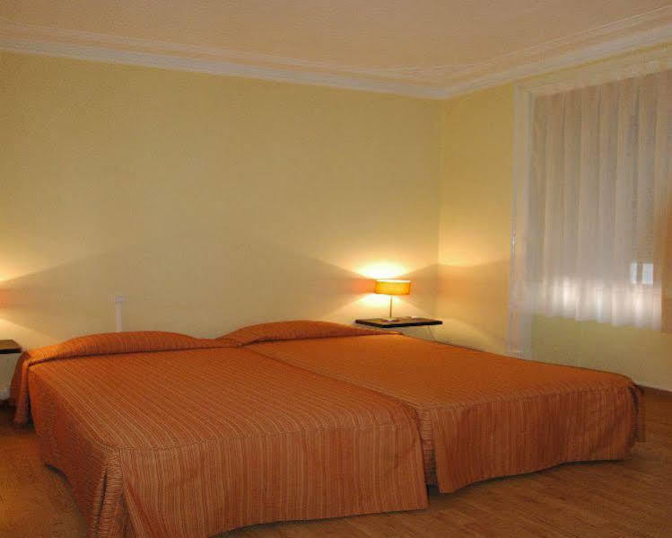 Residencial Castromira Apartment Lisbon Exterior photo
